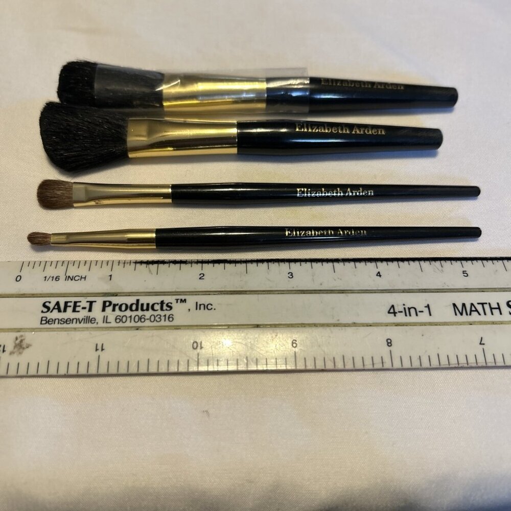 Elizabeth Arden Set Of 4 Brushes Powder Blush Shadow & Blending Brush Black New